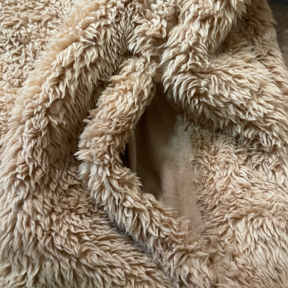 PINK VS Soft Tan Teddy Pullover Sz Small - Picture 6 of 8